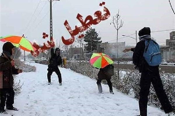 برف برخی از مدارس گلستان را تعطیل کرد برف بعضی از مدارس گلستان را تعطیل کرد