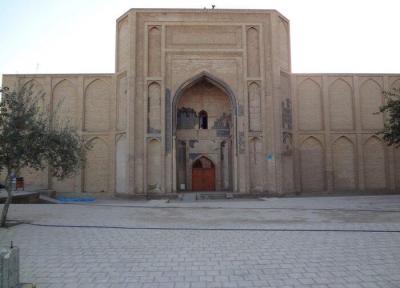 نفوذ آب به زیر مسجد تاریخی ورامین؛ خطر تخریب نزدیک است ، بخشی از محوطه مسجد فرو ریخت