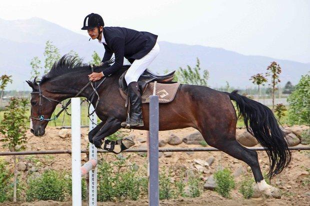سومین هفته رقابت های پرش با اسب همدان برگزار گشت