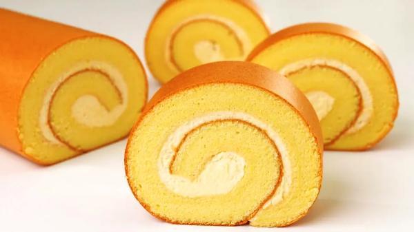 طرز تهیه رول کیک سوئیسی خامه ای بدون ترک با تمام فوت و فن ها